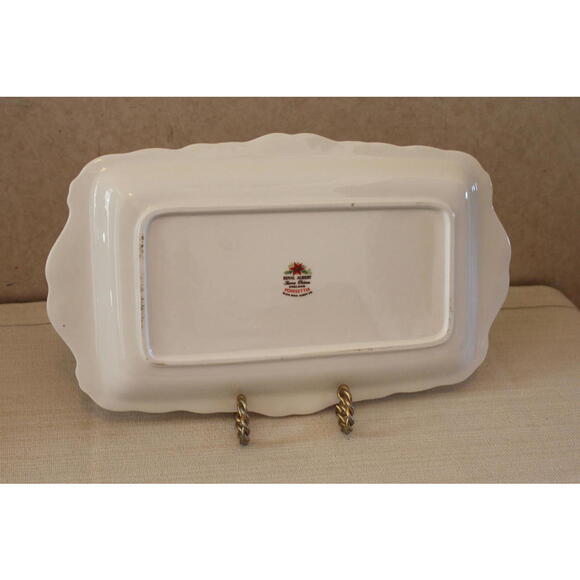 Royal Albert Poinsettia Sandwich Tray - England - Picture 2 of 2